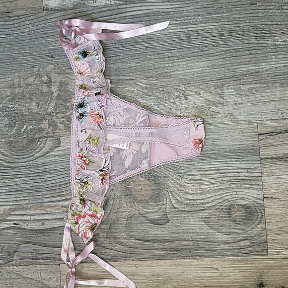 Victoria's Secret Dream Angles Embroidered Thong *NEW* - Picture 6 of 7